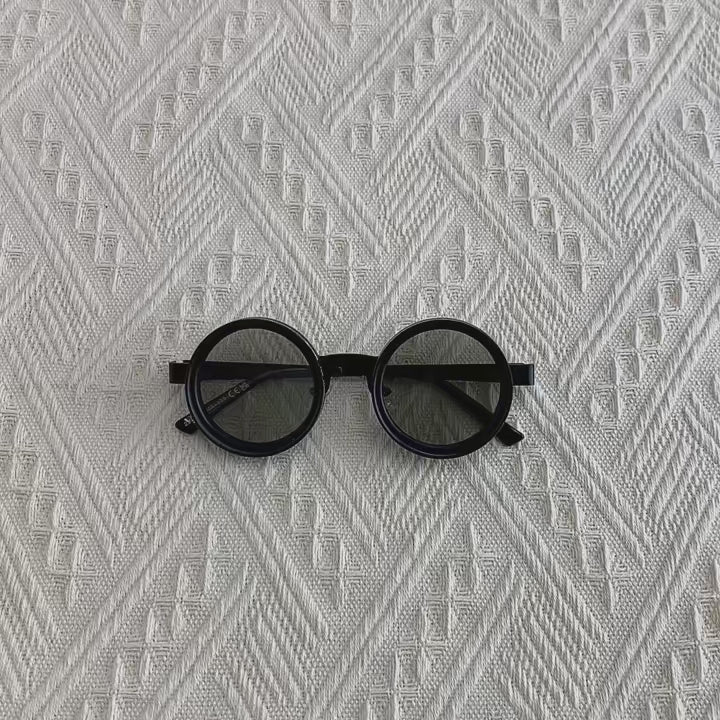 Cargar video: gafas de sol de diseño exclusivo, gafas premium, estilo moderno